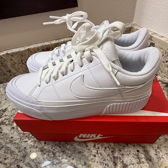 NWOT Nike White Court Legacy Lift (Size 7) - Picture 7 of 10
